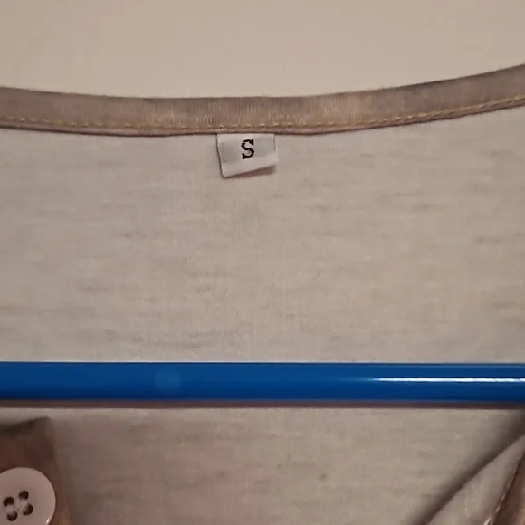 Mens small tshirt - Picture 3 of 3